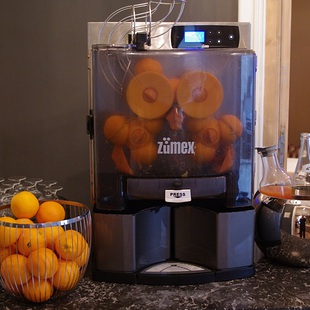 Un jus d'orange pressé sous vos yeux...